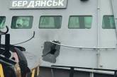 Появилось фото повреждений украинского катера на Азове