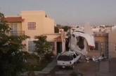 В Мексике самолет упал на жилой дом, есть погибшие. ВИДЕО
