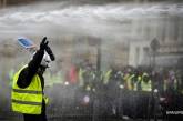 В массовых протестах во Франции погибли пять человек