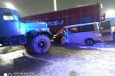 На Львовщине военный КрАЗ влетел в автобус: семеро пострадавших