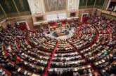 Парламент Франции отклонил вотум недоверия правительству Макрона