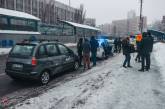В Киеве полковник СБУ, угрожая оружием, угнал такси, - СМИ
