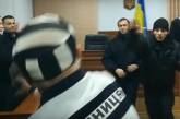 На суде у Савченко в прокурора запустили сапогом. ВИДЕО