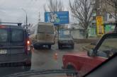 В Николаеве столкнулись микроавтобус и легковушка — на пр. Мира пробка