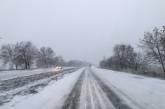 Непогода на Николаевщине: на трассах снежный накат и гололед