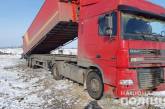 В Киевской области задержали два грузовика со львовским мусором