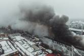 В Киеве уже 7 часов пытаются потушить пожар на складах. ВИДЕО