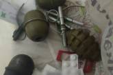 В Киеве пьяный мужчина пытался продать четыре гранаты продавщице магазина
