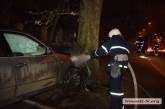 В Николаеве пьяный водитель на «БМВ» протаранил другой «БМВ» и врезался в дерево. ВИДЕО