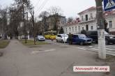 Два пенсионера столкнулись в центре Николаева: один на «Форде», второй на «Жигулях»