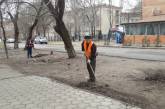 В Заводском районе Николаева безработных привлекли к уборке улиц