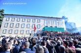 В Албании митингующие штурмовали здание правительства, полиция применила силу