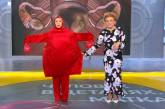 На российском ТВ показали танцующую и поющую женщину-матку. ВИДЕО