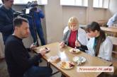 «Маргариновый скандал»: в Николаеве депутат и чиновница пообедали в школьной столовой