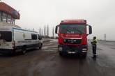 В Николаеве большегрузные авто отправляют в объезд, чтобы сохранить аварийный Варваровский мост