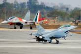 В воздушном бою между Индией и Пакистаном сошлись  Су-30 и F-16