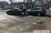 В центре Николаева столкнулись Nissan и Chery 
