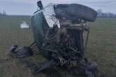 На Николаевщине BMW вылетел в кювет: автомобиль перевернулся, водитель погиб