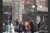 В Киеве горит магазин Roshen. ВИДЕО