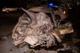 В Киеве Chevrolet протаранил две машины и маршрутку: водителя вырезали спасатели. ВИДЕО