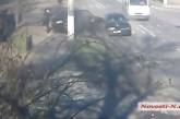 Авария в центре Николаева: «ВАЗ» чудом не сбил пешехода на тротуаре. ВИДЕО