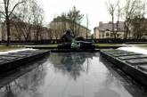 В Луцке неизвестные украли две бронзовые плиты с Мемориала Славы весом в 200 кг 