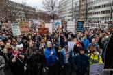 Жители Германии вышли на акции за «спасение интернета»