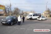 В центре Николаева столкнулись маршрутка и «Хонда» 