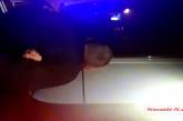 Ночью в Николаеве пьяный таксист протаранил полицейский «Приус». ВИДЕО