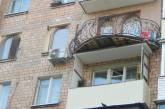 Во Львове на женщину, стоявшую на балконе, упал кусок фасада жилого дома