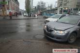 В центре Николаева столкнулись «Мазда» и «Форд»: на проспекте пробка