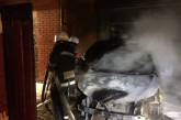 В Николаеве ночью по неизвестным причинам загорелась Toyota Camry 
