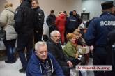 В Николаеве в окружных комиссиях очереди: сдают бюллетени и протоколы с избирательных участков