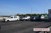 На мосту в Николаеве столкнулись «Рено» и «Шевроле»: движение затруднено