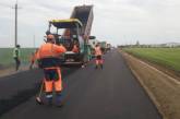 На Николаевщине продолжили ремонт дороги на Очаков через Парутино