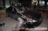 В Николаеве пьяный водитель на «Лексусе» врезался в электроопору: автомобиль трижды перевернулся