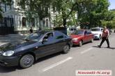В центре Николаева столкнулись три автомобиля — образовалась пробка