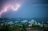 По Молдове пронесся сильный ураган с ливнями и градом: затопило сотни домов. ВИДЕО