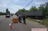 Появилось видео, как на перегоне в Николаеве зерновоз влетел в столб