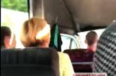 В Николаевской маршрутке водитель устроил разборки из-за «подозрительного» удостоверения. ВИДЕО