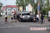 В центре Николаева попал в ДТП лимузин, заполненный выпускниками