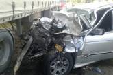 На Николаевщине столкнулись BMW и грузовик: погиб 23-летний водитель
