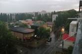 На Николаев с самого утра обрушился дождь с грозой