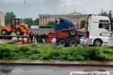 Реконструкция площади Соборной в Николаеве: в центр свезли технику и установили вагончики