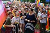 В Варшаве десятки тысяч людей вышли на ЛГБТ-марш