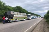 Отдых для детей от николаевской мэрии: автобусы остановили на трассе из-за нарушений перевозчика