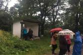 Молния убила трех украинцев на остановке