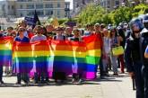 На марше ЛГБТ прошли строем 30 военных