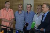 В Минск из Донбасса прибыли четверо освобожденных украинских пленных