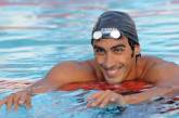 Чемпион мира по плаванию, отстраненный за допинг, спас гея, который плавал с мужем на единороге 